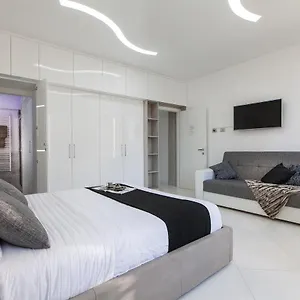 Apartment Piazza Venezia White, Rom