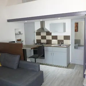 https://studio-lourmarin-centre.fr-provencehotel.com